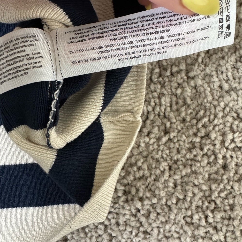 Striped Sleeveless Knit Top - Picture 4 of 4